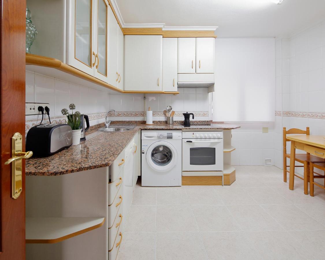 115A - Amplia Vivienda En Playa San Lorenzo Хихон Экстерьер фото