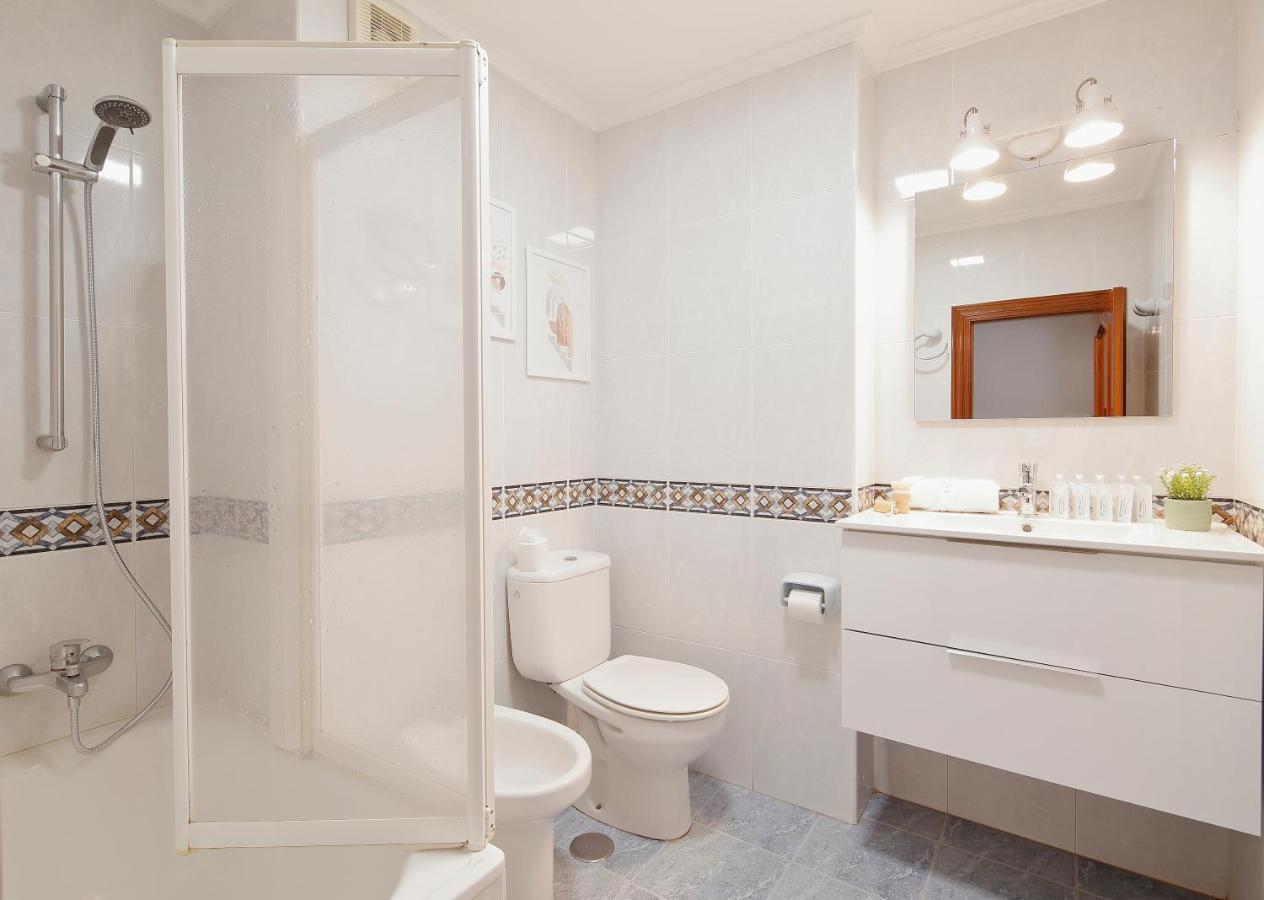 115A - Amplia Vivienda En Playa San Lorenzo Хихон Экстерьер фото