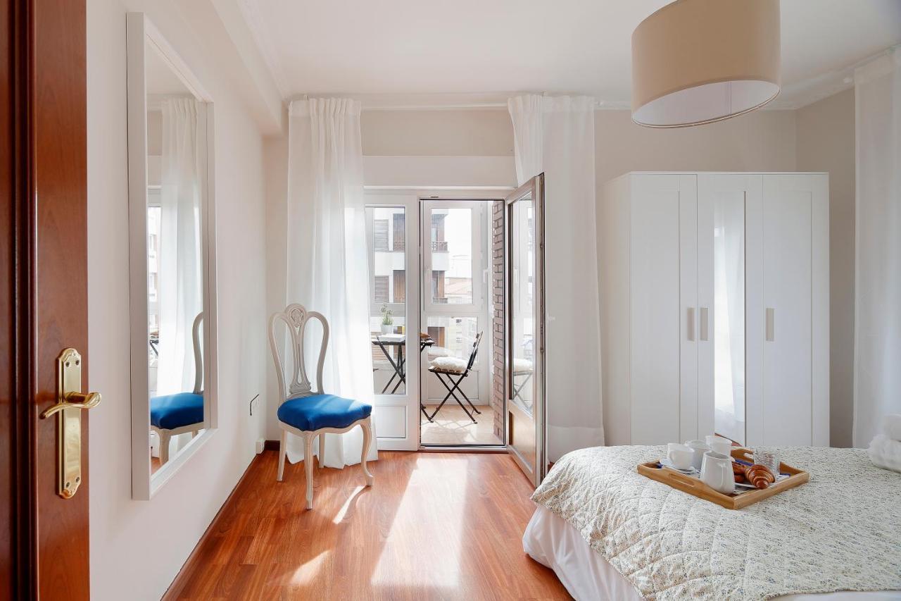 115A - Amplia Vivienda En Playa San Lorenzo Хихон Экстерьер фото